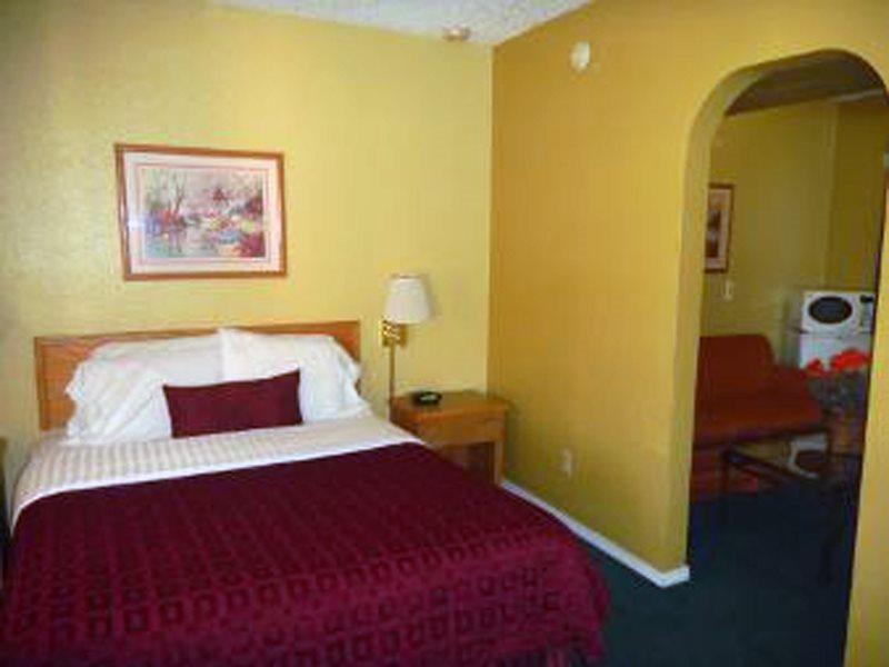 Hotel Howard Johnson By Wyndham Airport/downtown Area 2*
