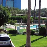 Howard Johnson by Wyndham Phoenix Airport/Downtown Area 