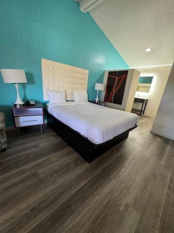 Howard Johnson By Wyndham Airport/downtown Area Hotel