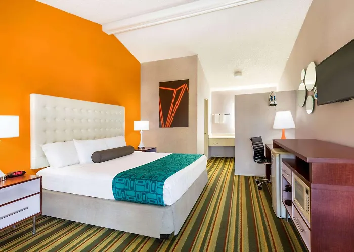 Howard Johnson by Wyndham Phoenix Airport/Downtown Area